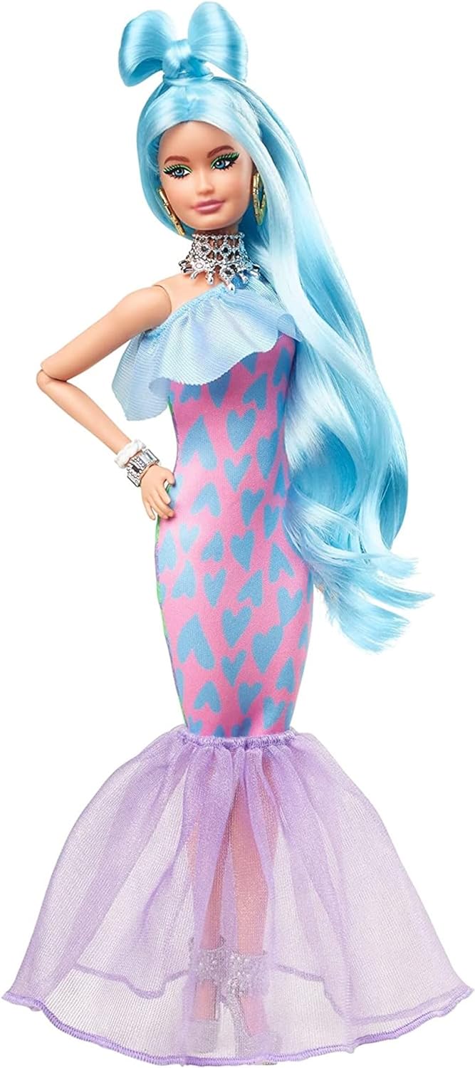 Mattel Barbie Extra - Lutka s modrimi lasmi in dodatki (GYJ69)
